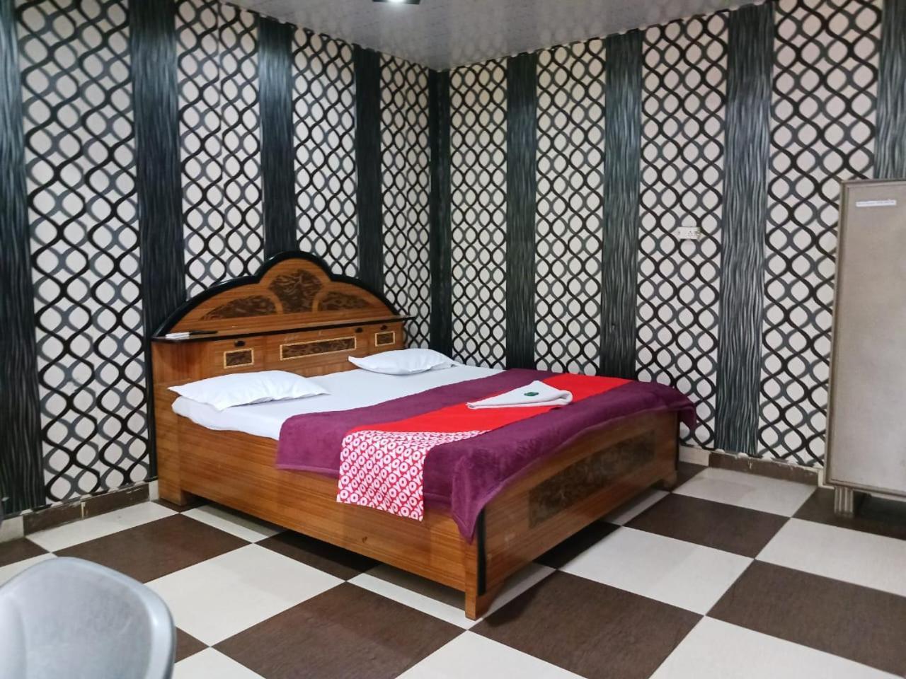Hotel Chitrarth & Party Lawn Haldwāni Δωμάτιο φωτογραφία
